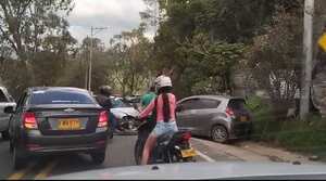 Un siniestro vial se presentó a la altura de la Curva del Cerezo, sin dejar lesionados ni víctimas fatales, pero sí ha causado congestión en el sector. Foto tomada de redes