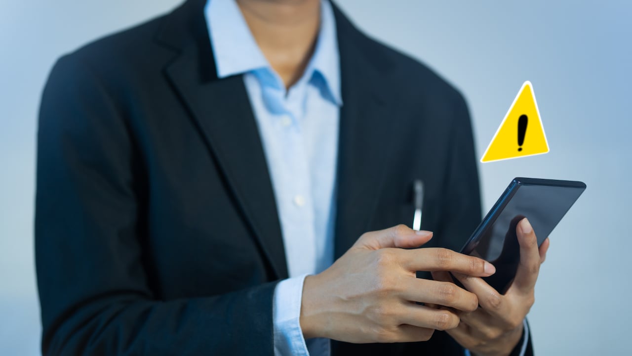 Los usuarios de iPhone y Android pueden hacer uso de varias funciones de seguridad.