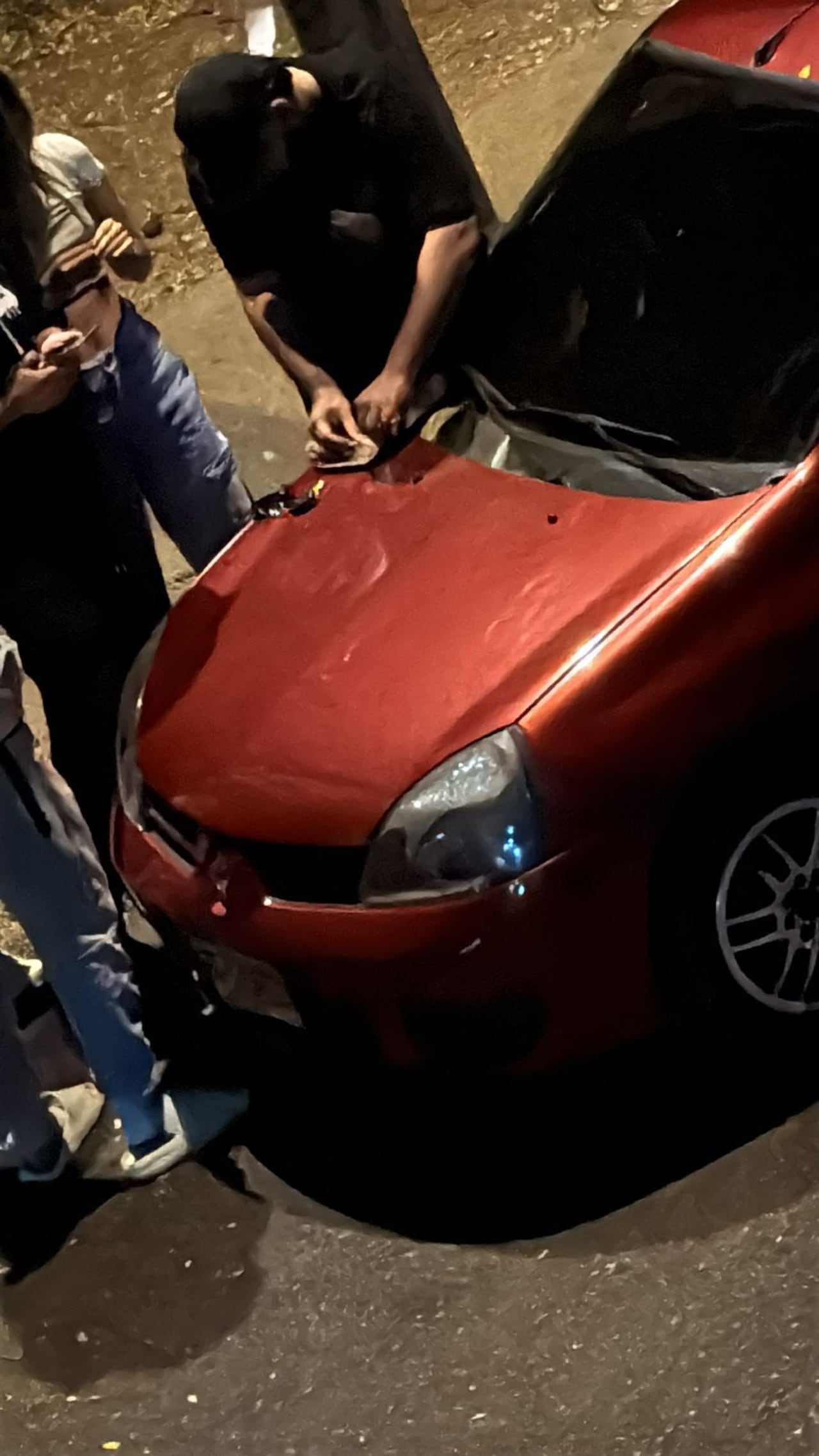 Vecinos aseguran que en horas nocturnas el parque es frecuentado por jóvenes que consumen drogas, algunos de ellos presuntamente menores de edad.