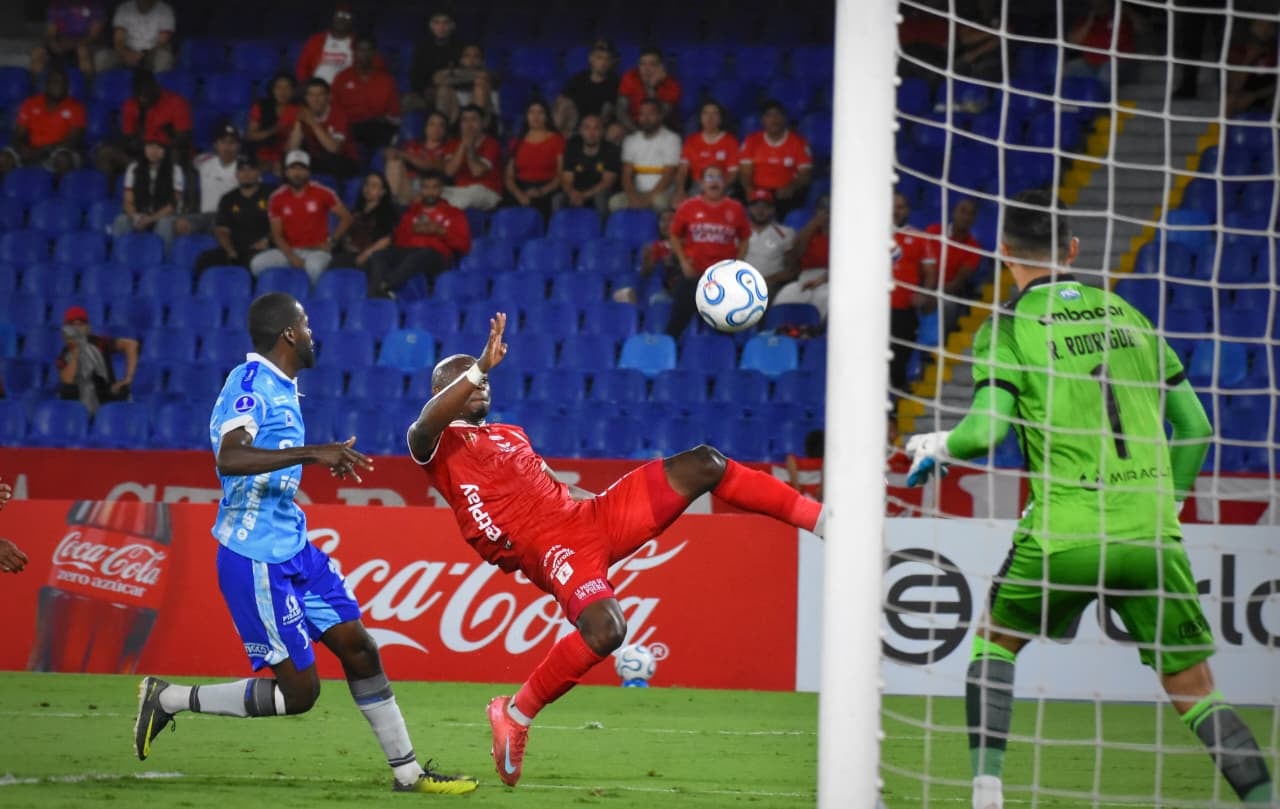 Momentos del partido de la fecha 6 del Grupo A de la Copa Sudamericana 2026, entre América de Cali y Macará.