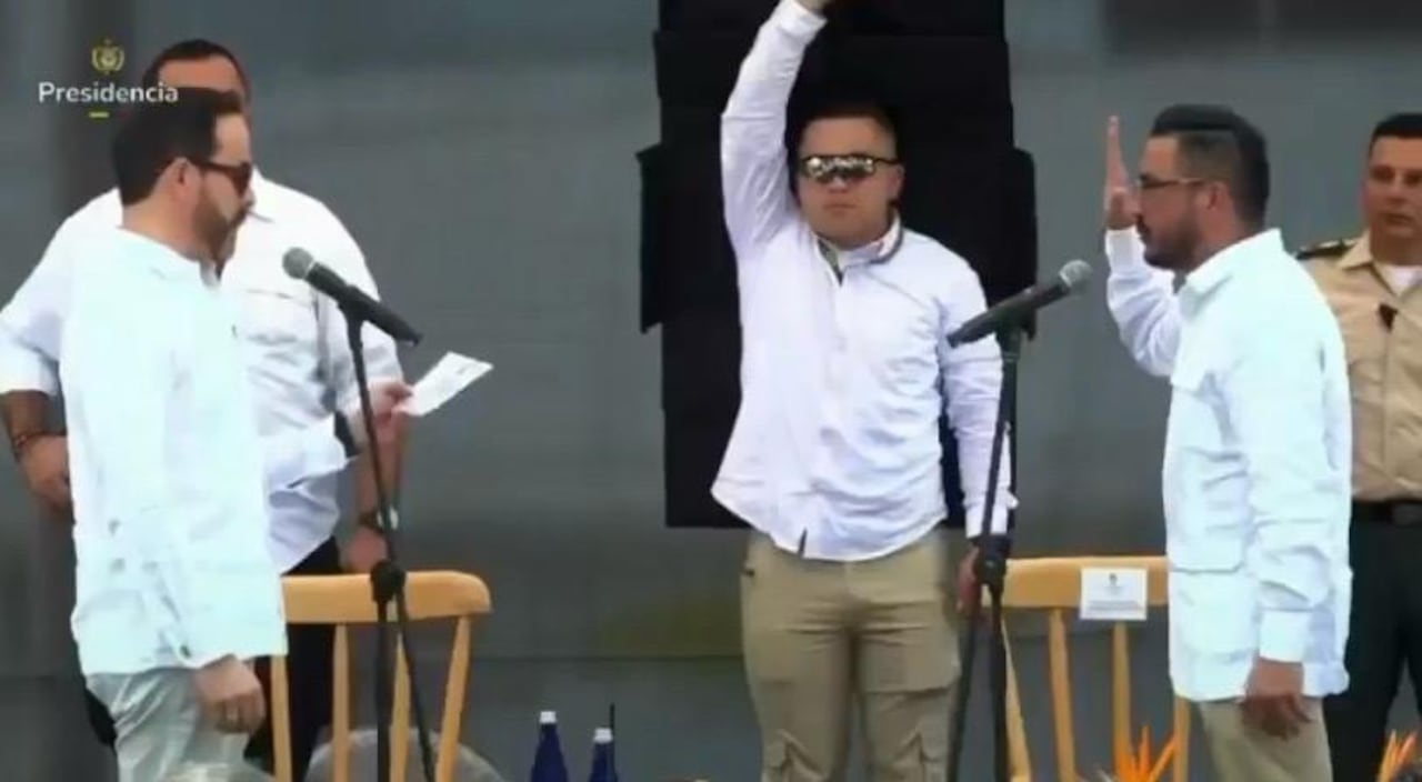 Jorge Eliécer Laverde tomó posesión de su cargo como nuevo Contralor de la República ante el presidente Abelardo De La Espriella.