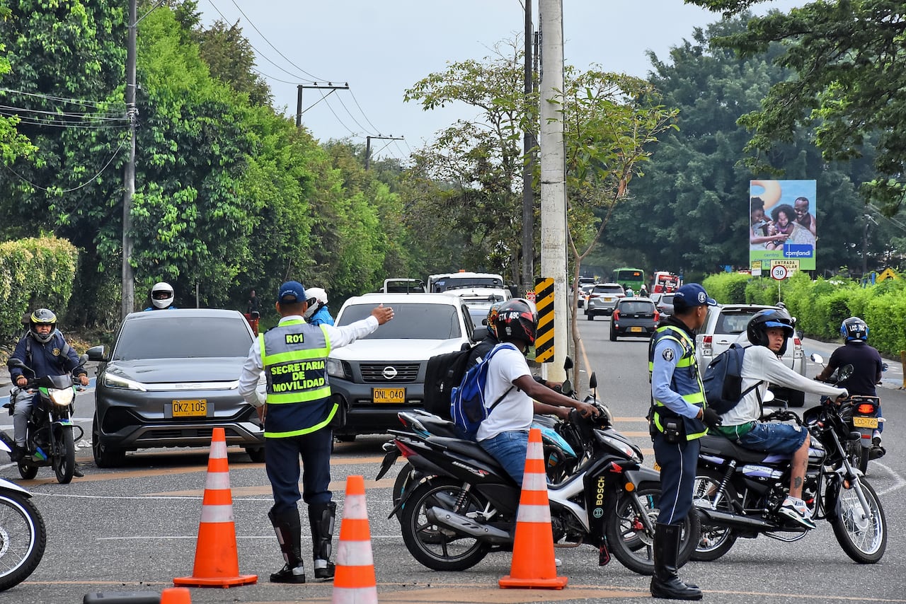 Contraflujo Avenida Cañasgordas.