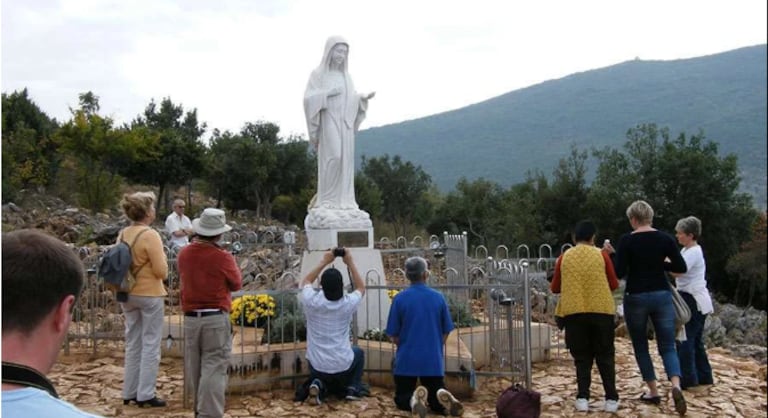 La Virgen de Medjugorje es conocida como la Virgen de la Paz.