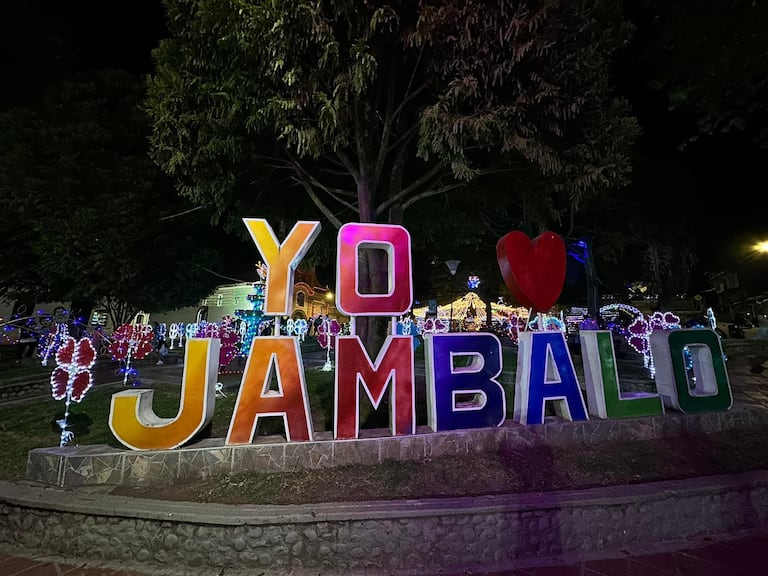 Los centros de salud de la zona enfrentan dificultades para prestar servicios médicos ante la falta de suministro eléctrico, indicaron las comunidades de este municipio.