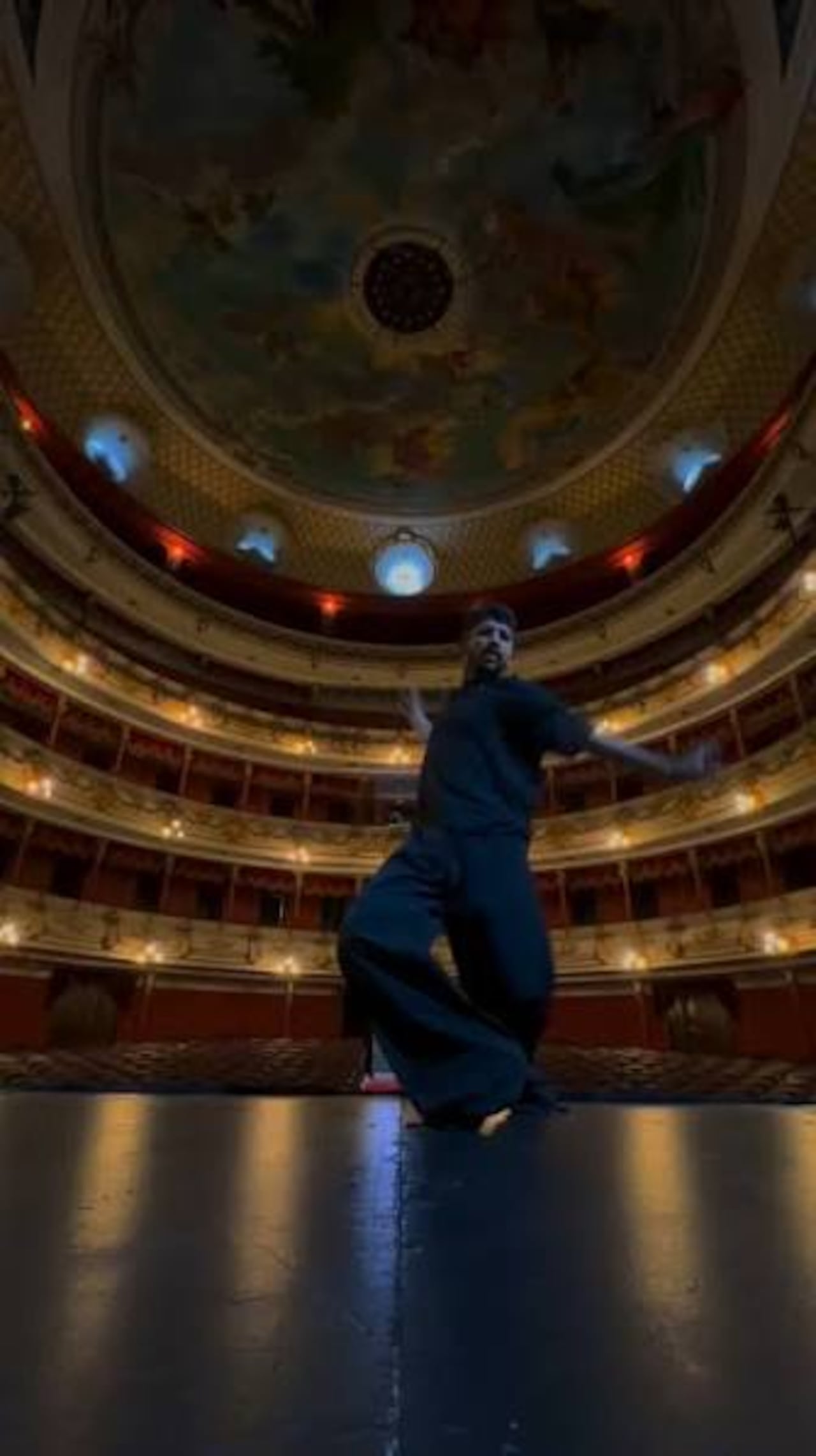 Junior Carrillo Castaño ha desarrollado una carrera artística con presencia en Colombia, México, España, Alemania, Países Bajos e Inglaterra.
