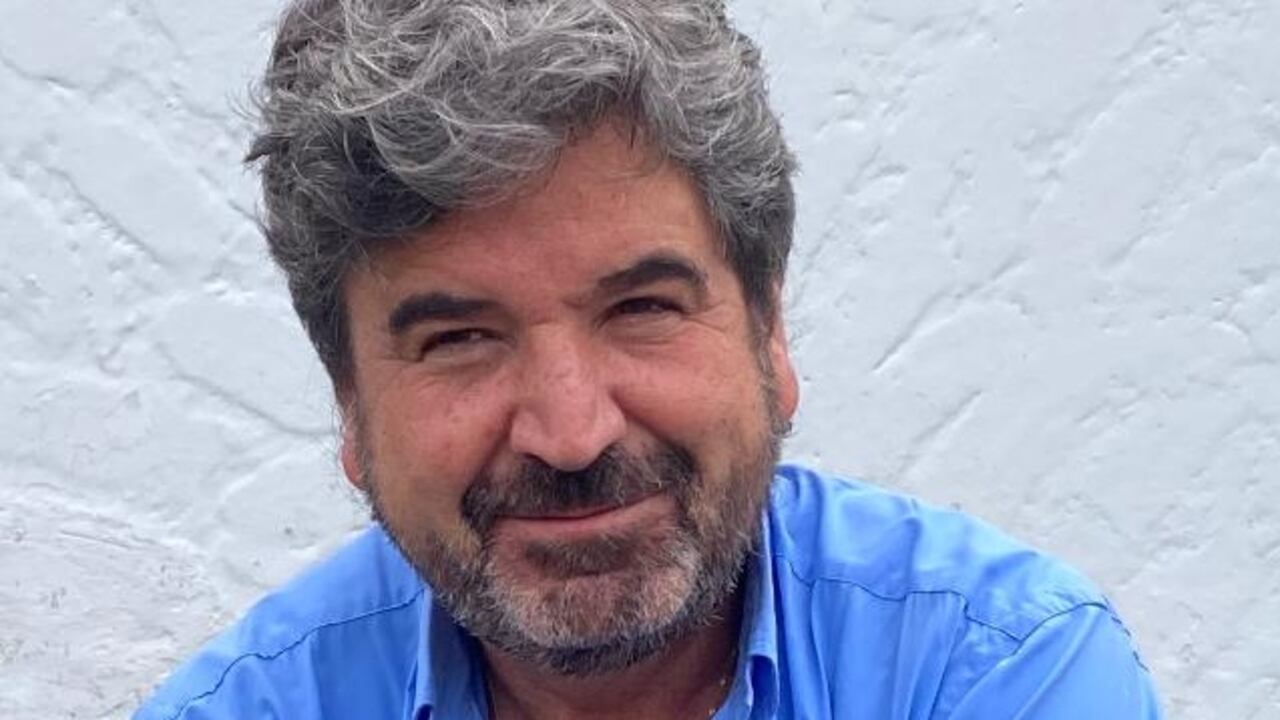 Santiago Zambrano Simmonds, columnistas de El País.