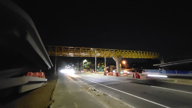 Vía Cali-Candelaria de noche