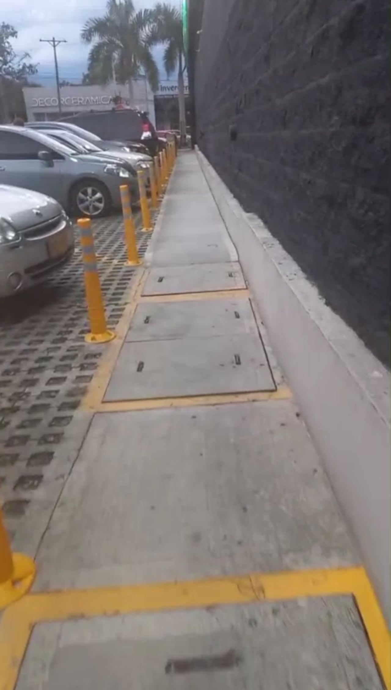 Este es el panorama actual, en el supermercado Cañaveral, Quintas de Don Simón.