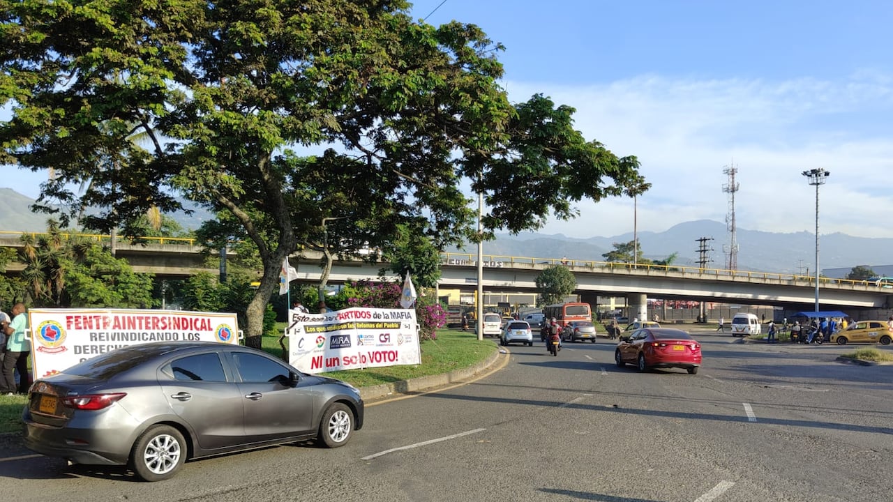 Asamblea en Sameco y cierres en Univalle marcan inicio pacífico del paro