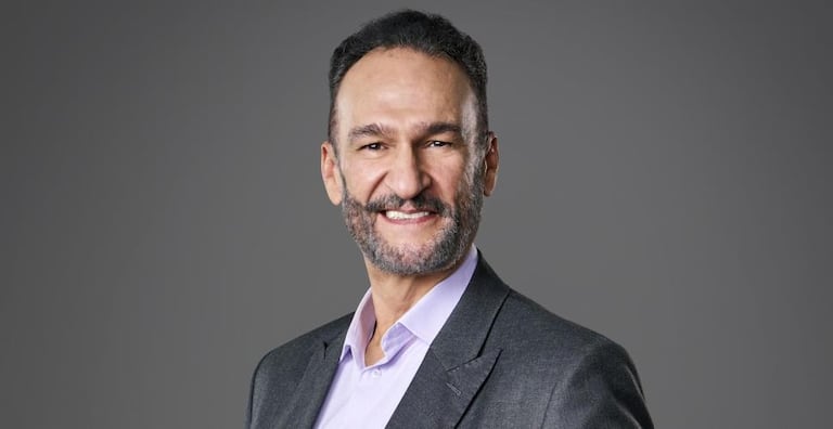 Kike Santander, cantautor y productor musical caleño, jurado en A Otro Nivel.