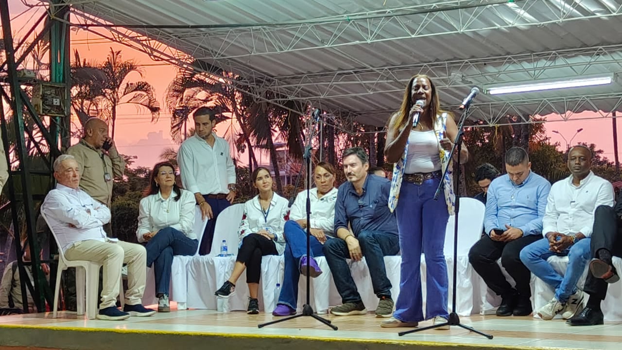 Uribe dedicó parte de su discurso a cuestionar la reforma a la salud y advirtió sobre sus efectos en millones de colombianos.