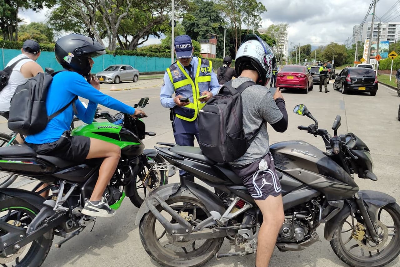 Los operativos de Semana Santa y plan retorno en Cali. Contaron con más de 400 agentes de tránsito, apoyados por la Policia Nacional.