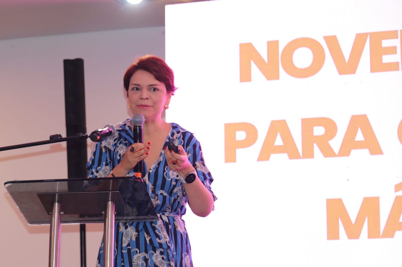 Lanzamiento de la feria del Libro de Cali. Paola Guevara, directora de FILCali 2025. Foto: Bernardo Peña/ El País