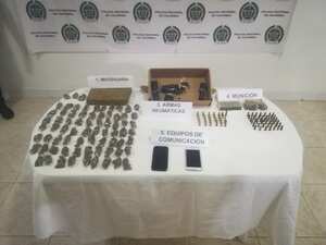 Esto es parte de lo incautado en la operación que dio como resultado la captura de ‘El Alacrán’ y ‘Gárgola’, líderes de la banda criminal ‘La Constru’ de Putumayo.