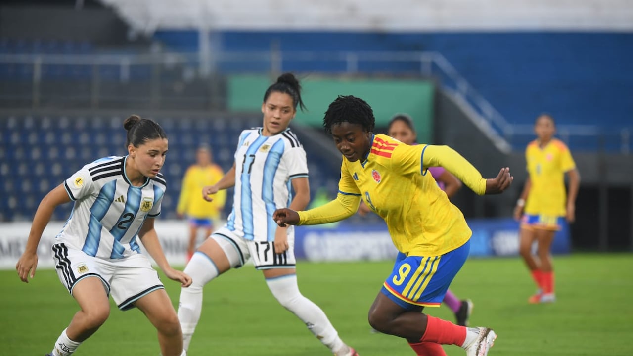 Colombia y Argentina disputaron un intenso encuentro por la fase de grupos del Sudamericano Femenino Sub-17 en Asunción, Paraguay.