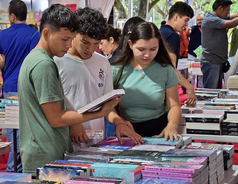 18 Feria del Libro de cali en el Bulevar del Rio