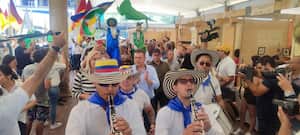 La zona verde reunirá más de 600 negocios verdes. A esta hora se inauguró el punto Vitrina Verde en la Plaza San Francisco.