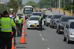 Durante el fin de semana del puente festivo, la Secretaría de Movilidad de Cali, junto con la Policía Metropolitana, activaron el Plan Retorno. Foto Jorge Orozco