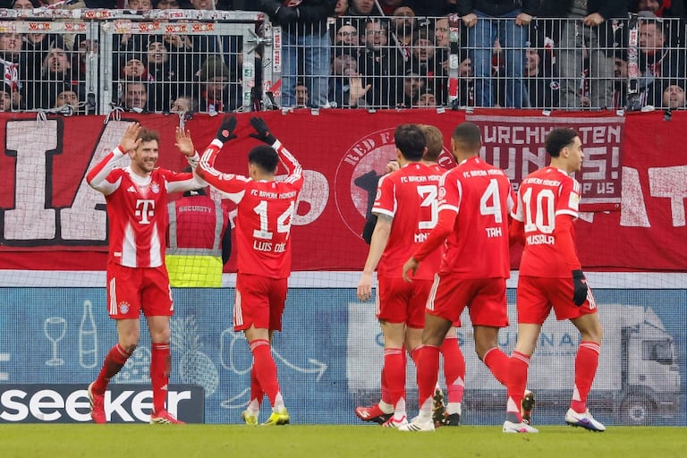 El equipo de Luis Díaz mantiene seis puntos de ventaja sobre el Borussia Dortmund.