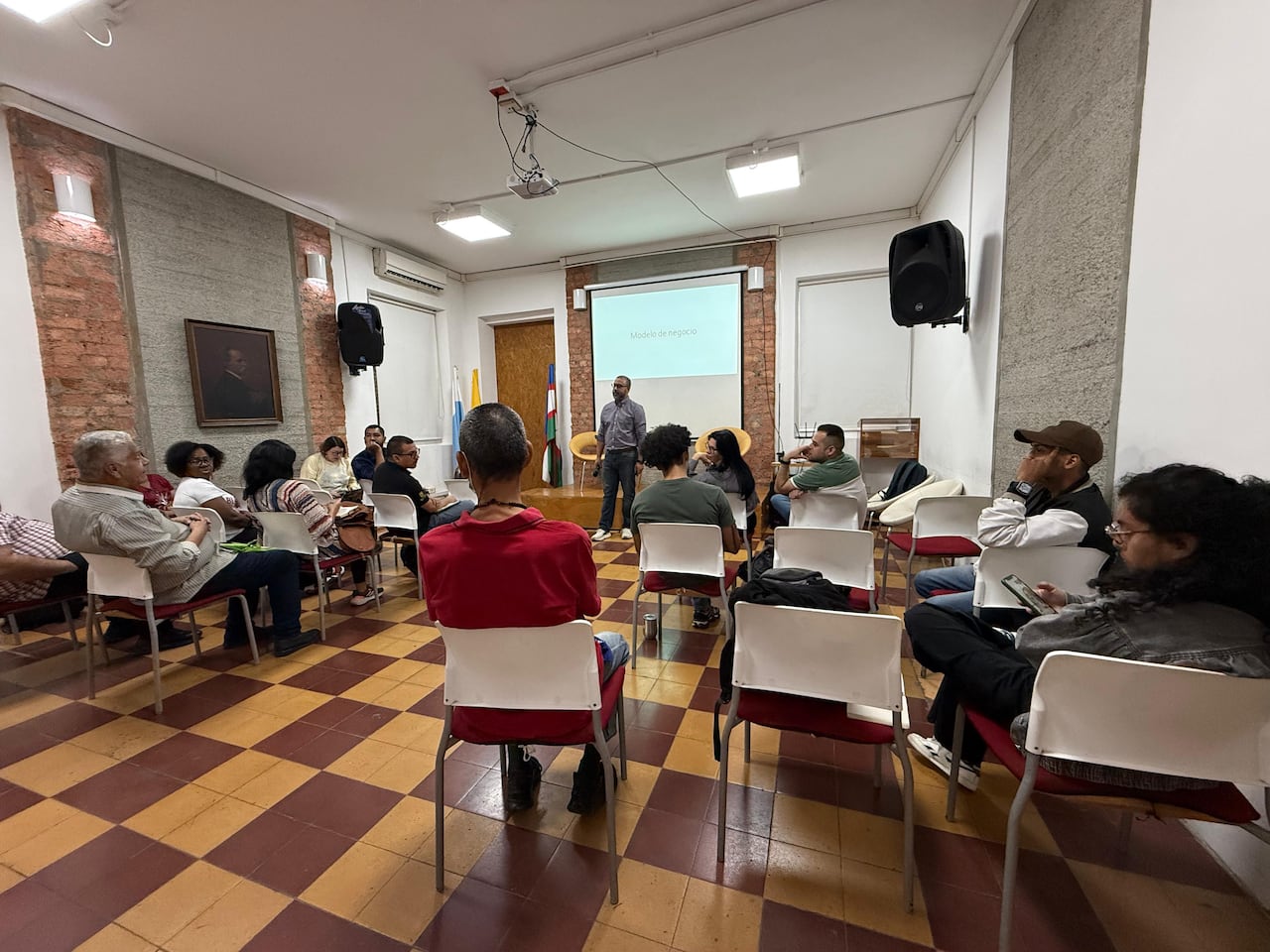 Gestores y artistas del ecosistema de la salsa participaron en los talleres para fortalecer el valor económico y simbólico de esta expresión cultural.