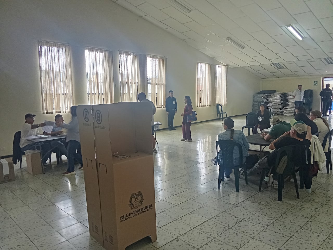 Las elecciones presidenciales de Colombia 2026 se perfilan como uno de los eventos políticos más decisivos en la historia reciente del país. Programadas para elegir al próximo presidente y al vicepresidente de la República, estas elecciones llegan en un contexto de intensos debates sobre economía, seguridad, políticas sociales y rol del Estado.