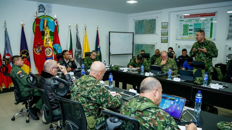 Anuncian refuerzo de fuerza pública en Silvia, Cauca, tras enfrentamientos entre Misak y Nasa - El País