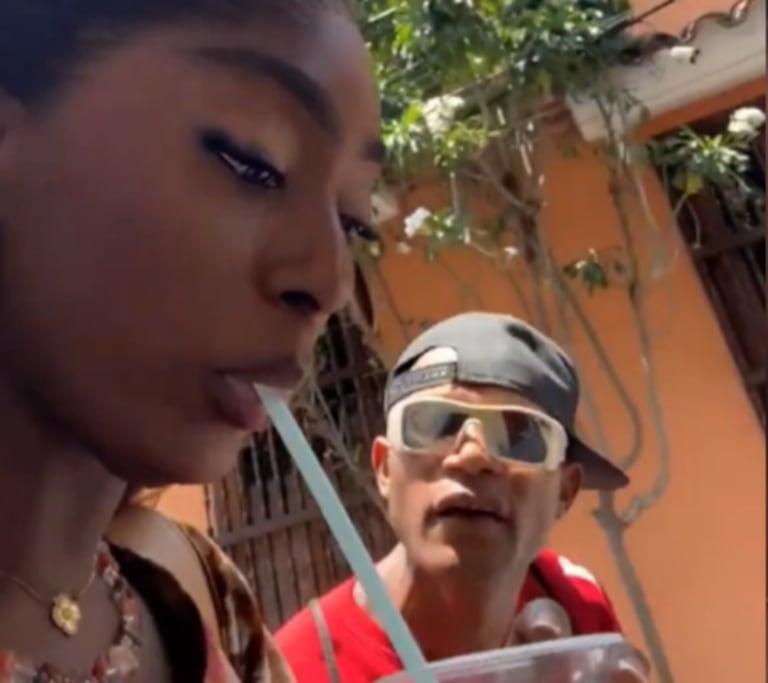 turista siendo molestada en Cartagena.