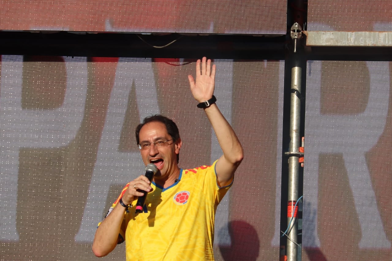 El candidato presidencial Abelardo de la Espriella durante su intervención ante miles de simpatizantes en Buga, donde basó su discurso en la construcción de la “Patria Milagro”.