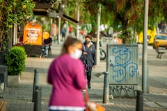 Durante la pandemia, los gobernantes tuvieron que tomar medidas estrictas como el confinamiento, el uso de elementos de protección y garantizar la vacunación en sus poblaciones.