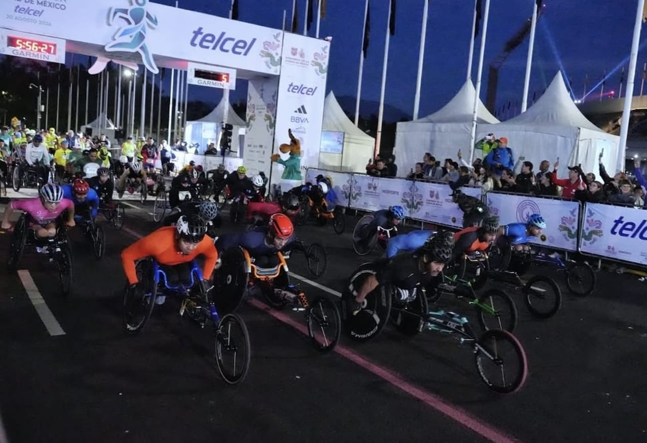 Francisco Sanclemente logró el tercer lugar en la Maratón de Ciudad de México 2026.