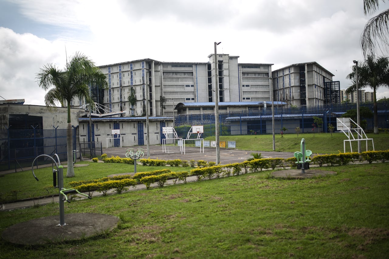 Carcel de maxima seguridad Picaleña en Ibagué
centros de reindustrialización zasca renacer