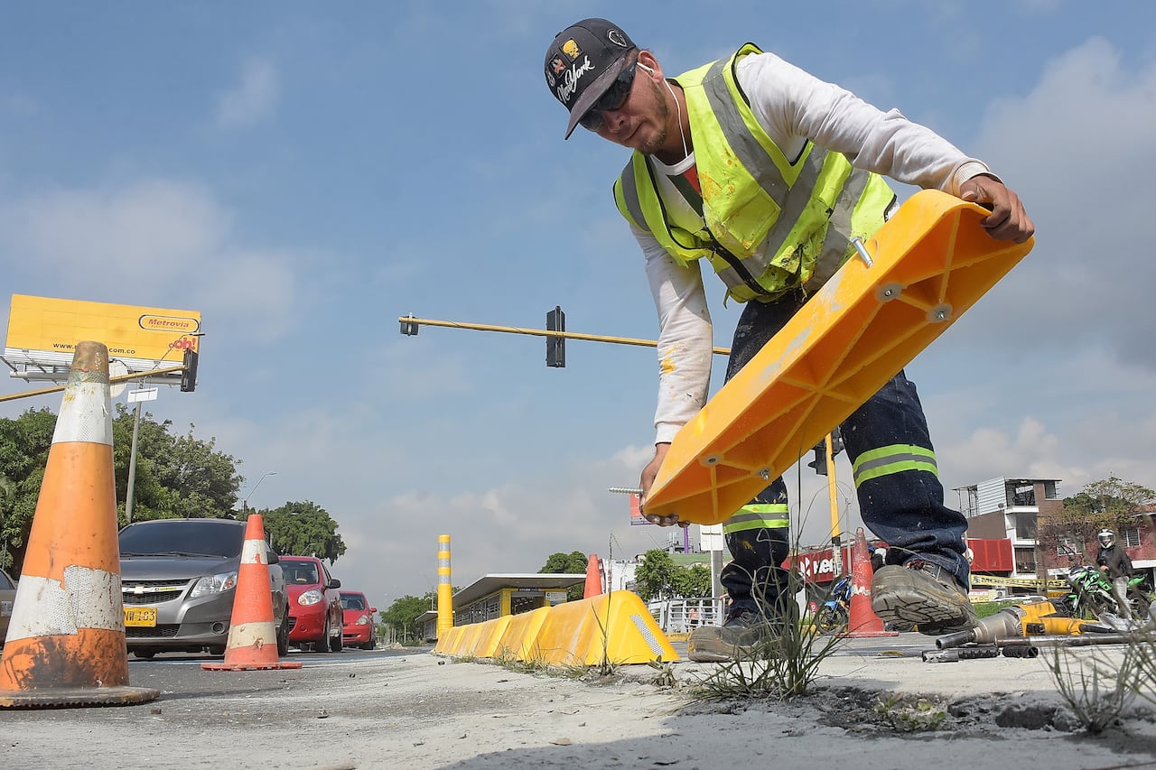 Cambio de taches en varios puntos de la ciudad. Carrera primera con 44.