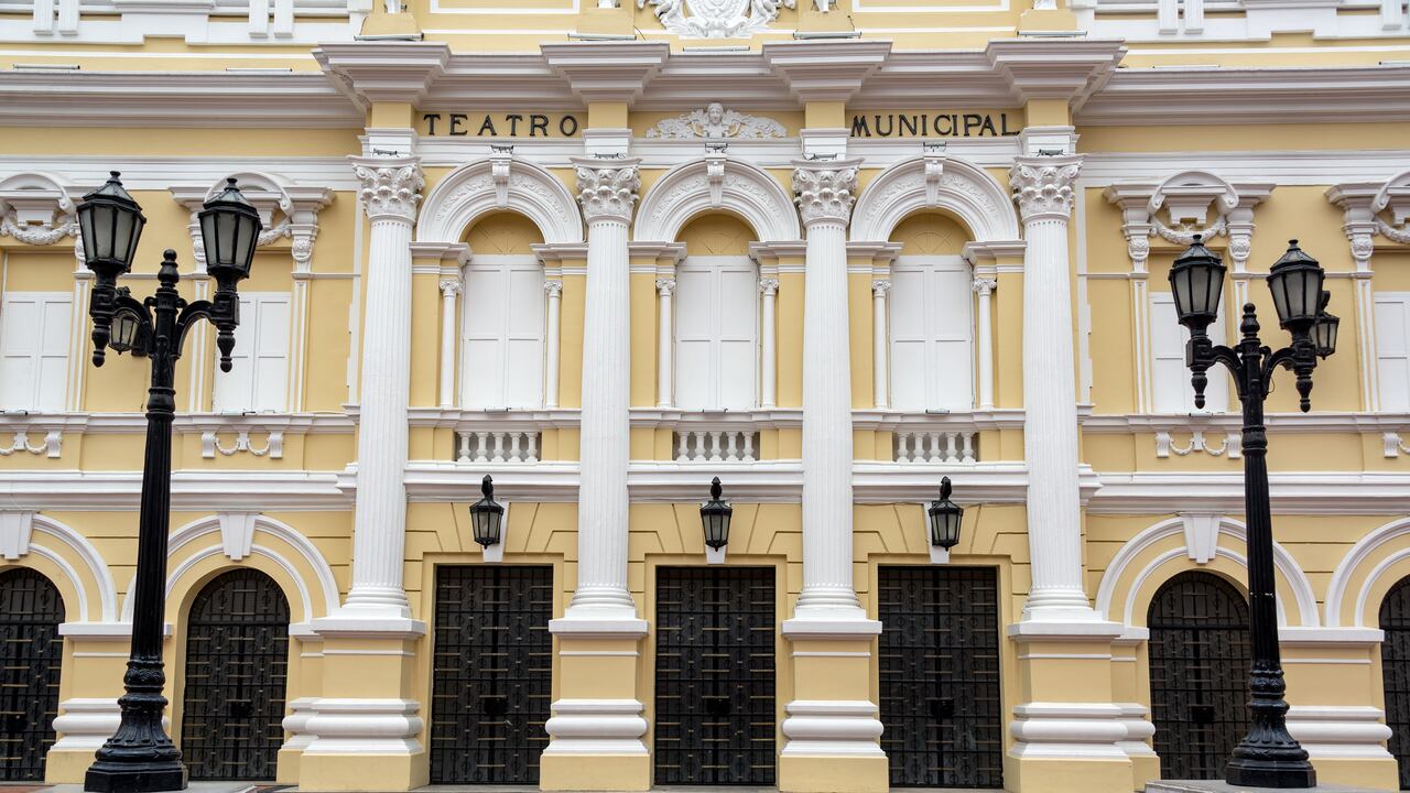 Teatro Municipal Enrique Buenaventura: el 30 de noviembre de 1927 se inauguró este edificio en pleno corazón de Cali. La ciudad añoraba un centro cultural y el líder cívico Manuel María Buenaventura decidió impulsar la idea de la construcción del teatro, que fue declarado monumento nacional en 1982. Foto: Getty Images/iStockphoto.