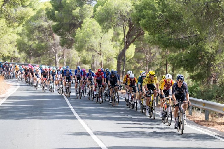 Imagen del pelotón en una etapa de la Vuelta a España 2026.