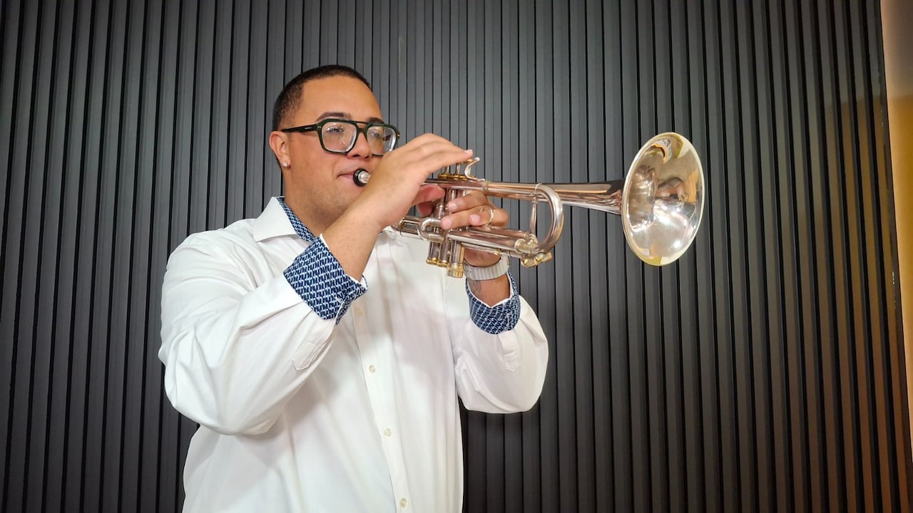 Roby Texeira es trompetista, arreglista y director musical de La Sonora Ponceña, además de productor del sencillo “Amor Prohibido”.
