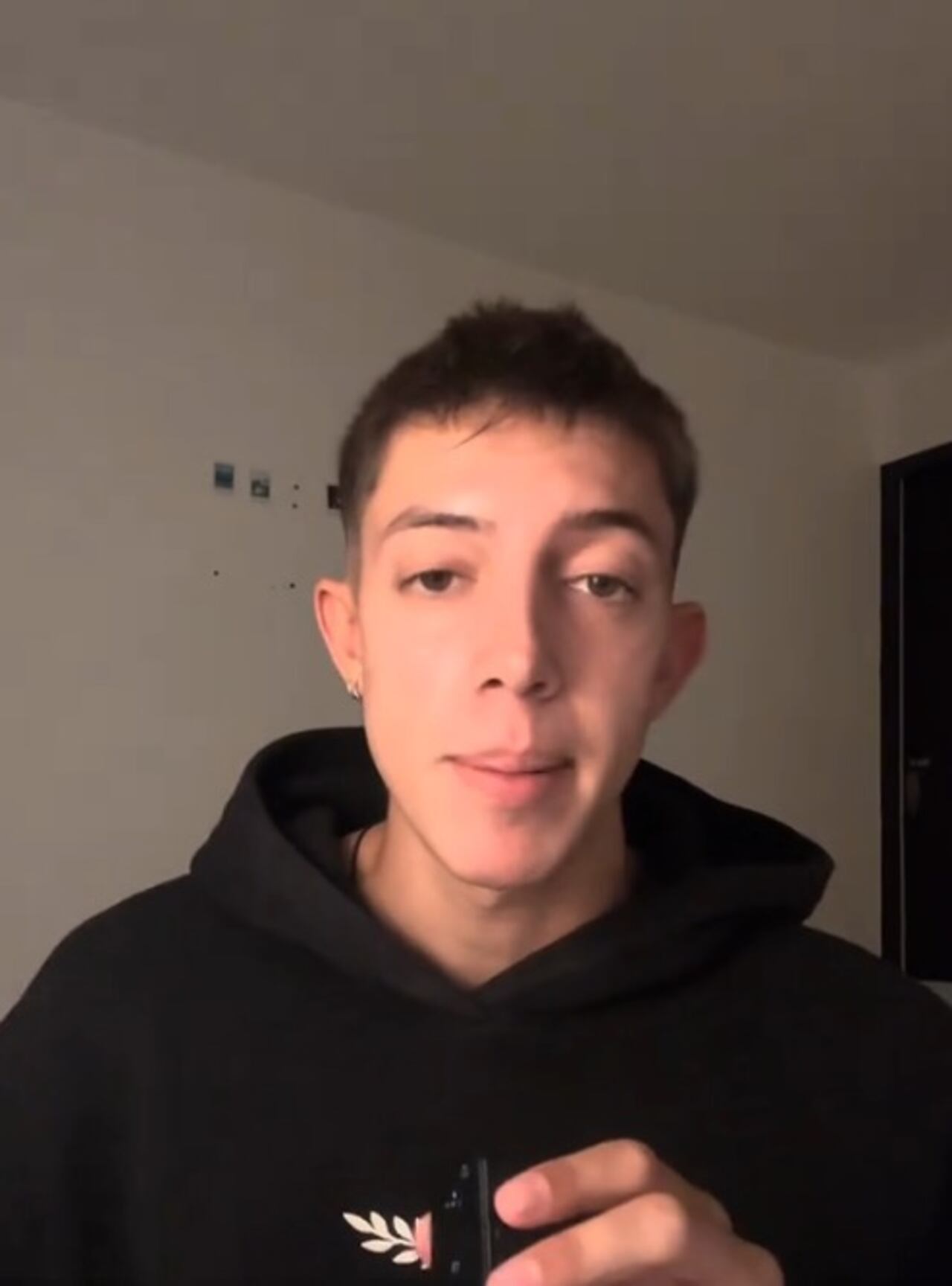 Español en Medellín se hace viral al descubrir cómo se vive la rumba en Colombia