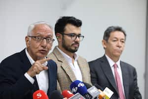 Rueda prensa EPS Sanitas
Ministerio de Salud Guillermo Alfonso Jaramillo
Superintendente salud Luis Carlos Leal
Bogotá 3 abril 2024