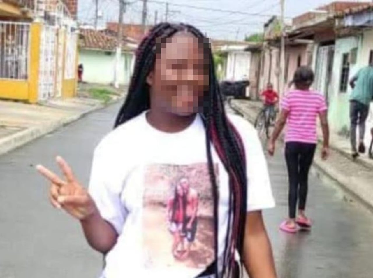 Marolin Yojana Carbonero Aponsá es la joven víctima de feminicidio, denuncian que su esposo o compañero sentimental le disparó, causándole la muerte.