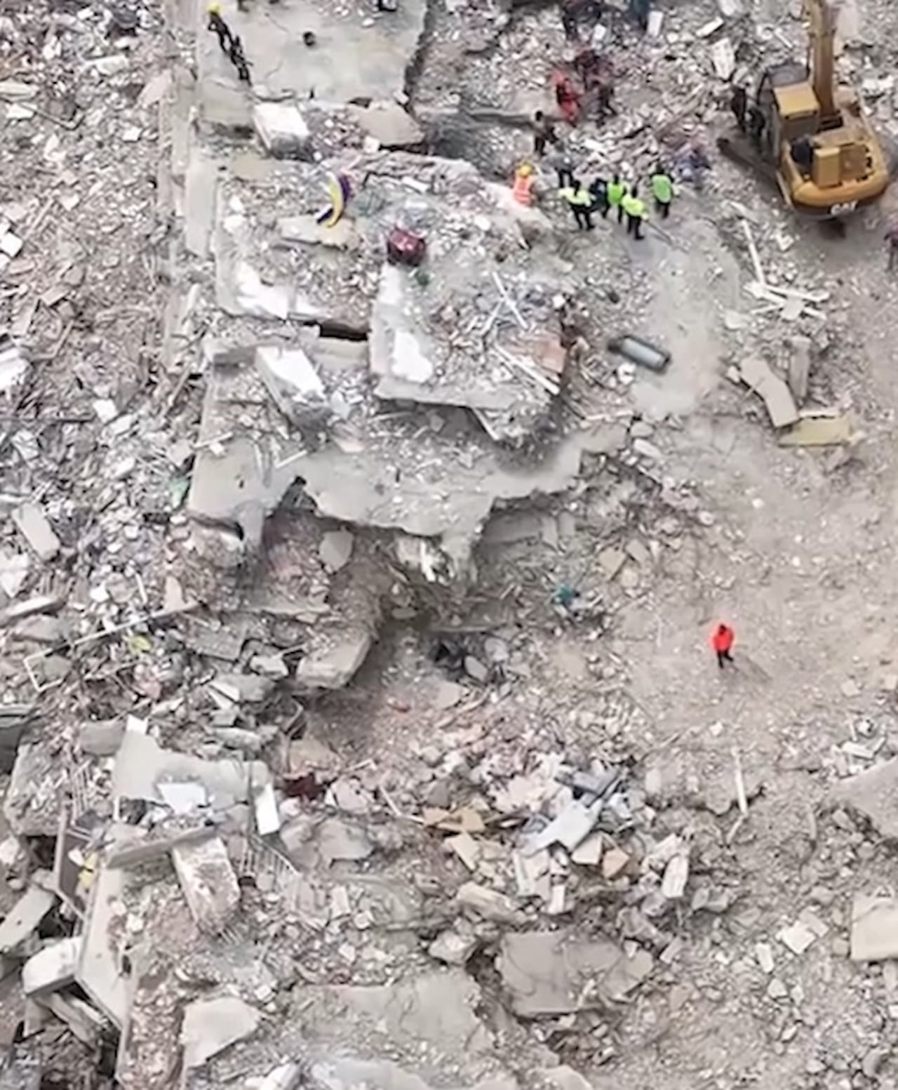 Las imágenes aéreas muestran cómo avanzan las labores de remoción de escombros y recuperación de las zonas devastadas un mes después del doble terremoto