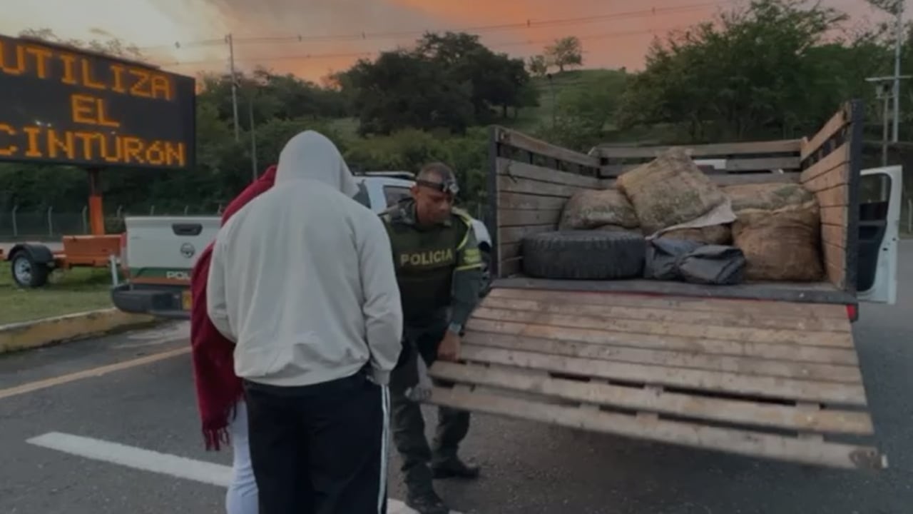 Un hombre de 29 años y una mujer de 47 fueron capturados y dejados a disposición de la Fiscalía URI de Tuluá.