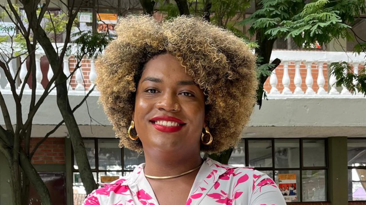 Bicky Bohórquez, lideresa social y activista trans afrodescendiente, comprometida con la defensa de los derechos humanos y la preservación de las tradiciones culturales del Pacífico colombiano.