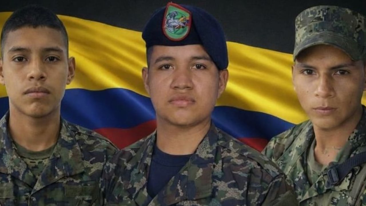 Familiares y comunidad de Nátaga esperan la llegada de los cuerpos para rendir un último homenaje a los soldados fallecidos.