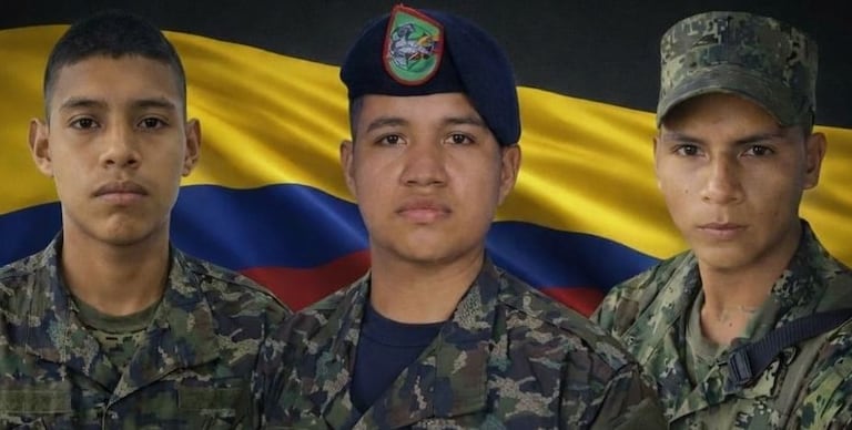 Familiares y comunidad de Nátaga esperan la llegada de los cuerpos para rendir un último homenaje a los soldados fallecidos.