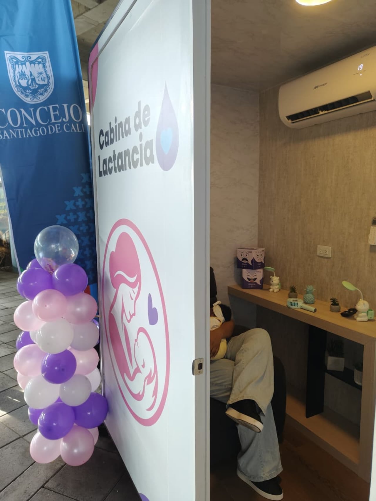 La cabina de lactancia en la estación del MIO Unidad Deportiva ofrece espacios seguros y atención en salud mental para madres.