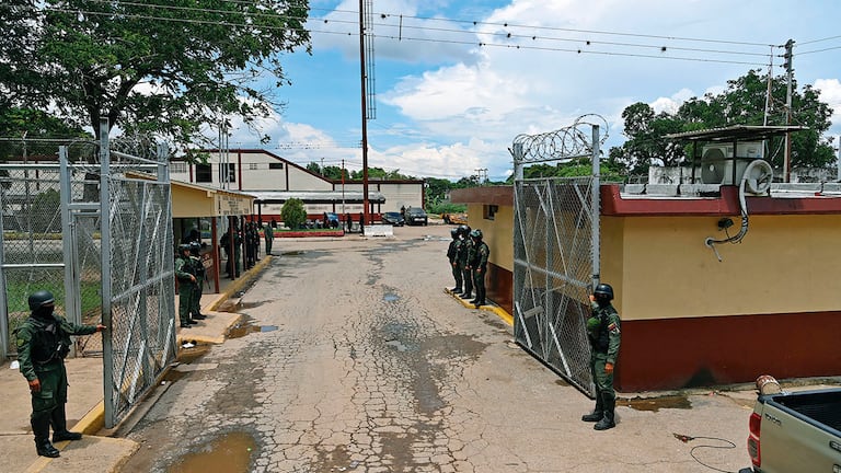 Larry Changa y Carlos Francisco Gómez, alias Bobby, estuvieron detenidos en la cárcel de Tocorón, en Venezuela, la cuna del Tren de Aragua.