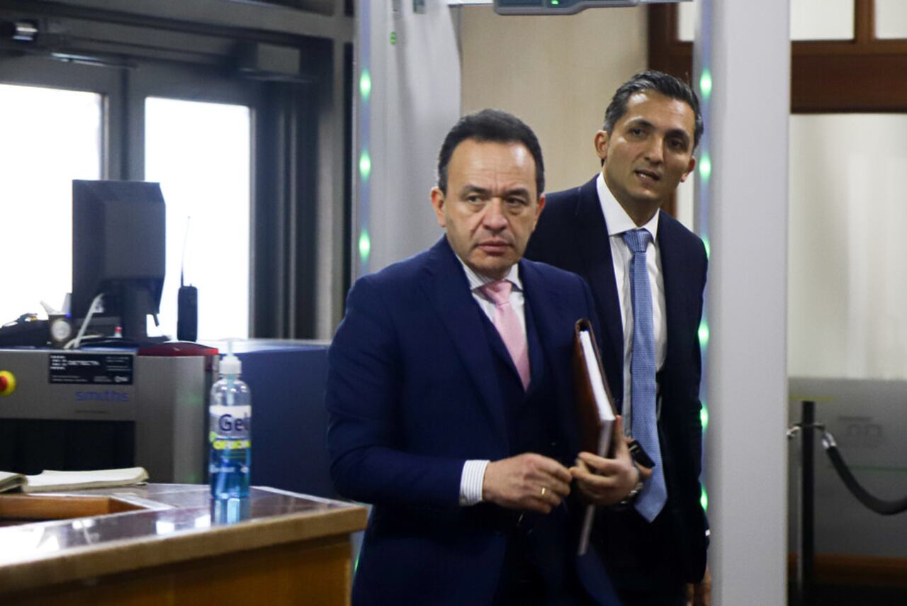 El congresista Juan Pablo Gallo asiste a la Corte Suprema de Justicia para la presentación de pruebas por el caso de corrupcion en la UNGRD.