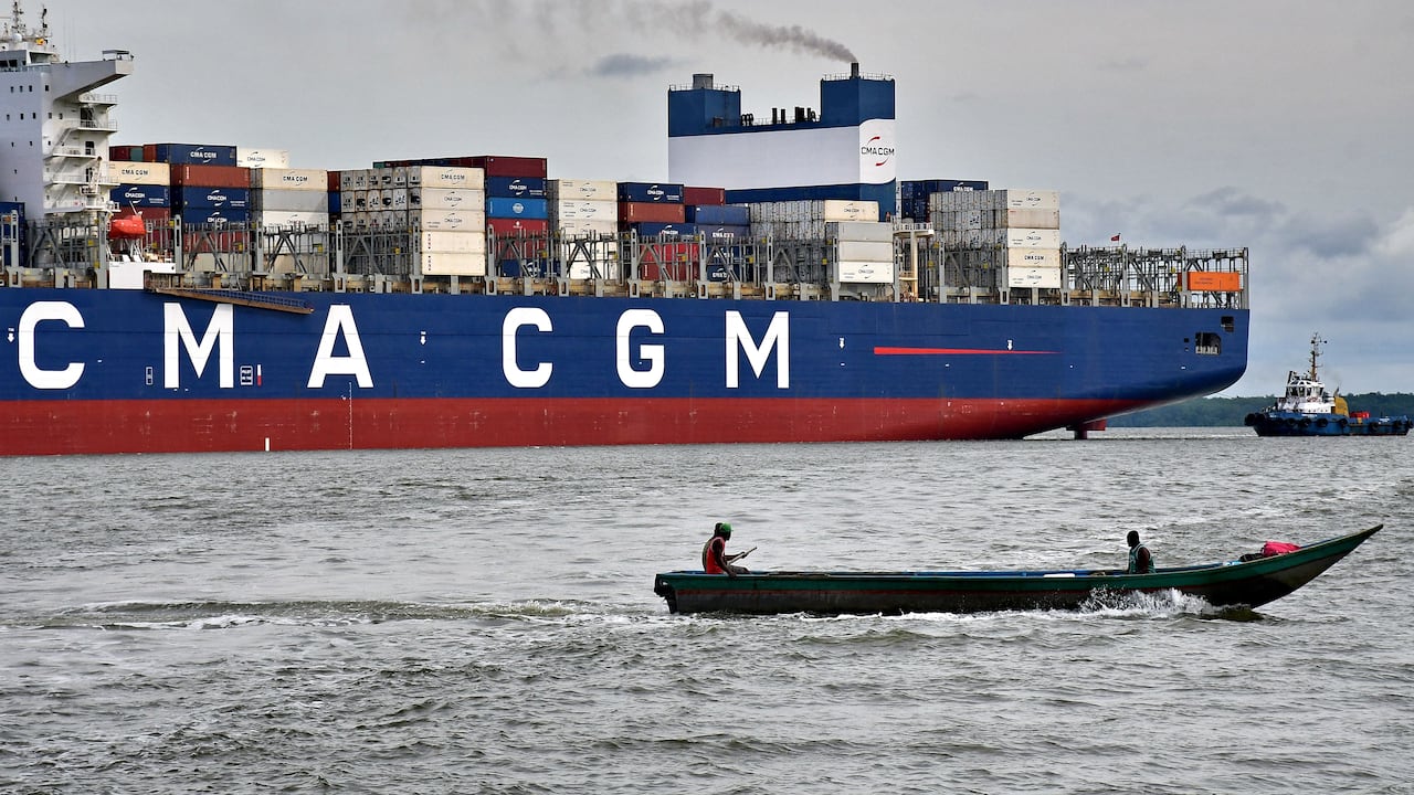 El buque, CMA CGM Alexander Von Humboldt llegó a Buenaventura, es el barco de carga mas grande que ha llegado a un puerto de sudamerica. Tiene 396 metros de largo y 53.6 metros de ancho, tiene capacidad para transportar 16.022 contenedores
