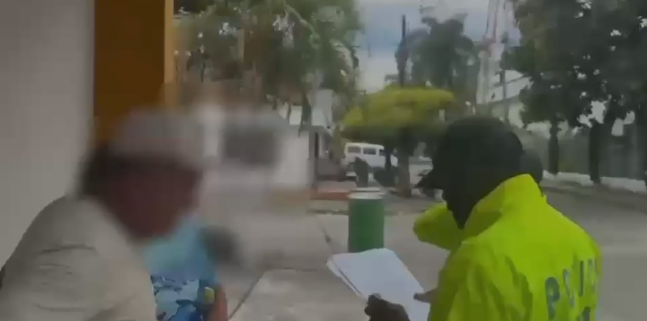 Origen de la banda: a comienzos de la década de 2010, en el barrio La Inmaculada de Tuluá, con exintegrantes de Los Rastrojos; primer líder alias El Porrón, capturado en 2015 y luego los hermanos Marín Silva, Pipe Tuluá y Nacho.