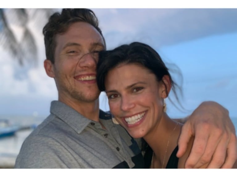 Spencer Tepe, un reconocido dentista de 37 años, con múltiples impactos de bala, y a su esposa, Monique Tepe, fueron encontrados muertos en su vivienda.