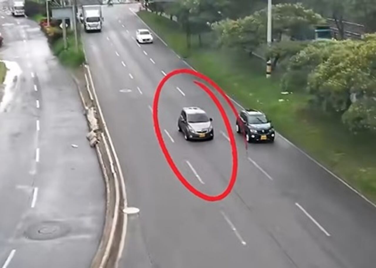 Este fue el momento cuando las autoridades detectaron el vehículo que usaba alias Aretes para ejecutar robos en esa ciudad antioqueña.